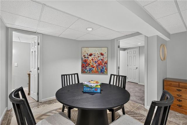 304 NW Aspen Street, Lee's Summit, MO 64064