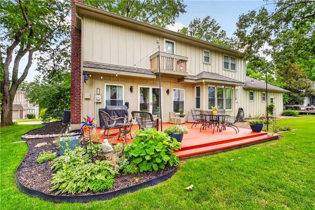 304 NW Aspen Street, Lee's Summit, MO 64064