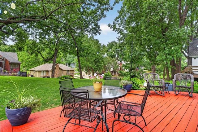 304 NW Aspen Street, Lee's Summit, MO 64064