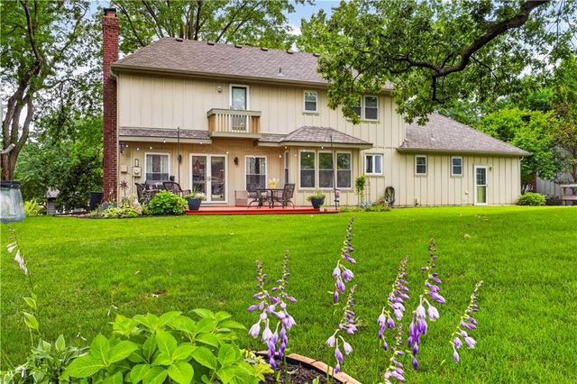 304 NW Aspen Street, Lee's Summit, MO 64064