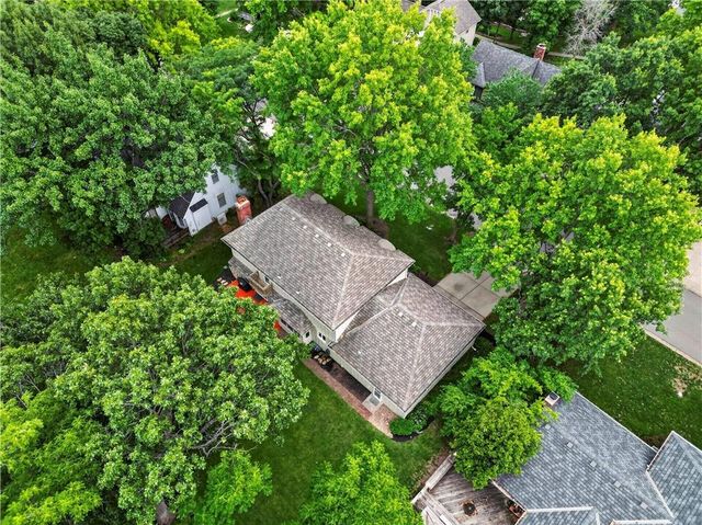 304 NW Aspen Street, Lee's Summit, MO 64064