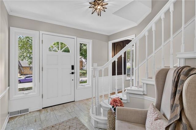 304 NW Aspen Street, Lee's Summit, MO 64064