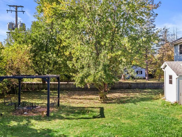 10241 W Bairstow Avenue, Beach Park, IL 60087