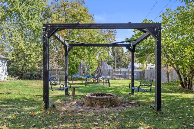 10241 W Bairstow Avenue, Beach Park, IL 60087