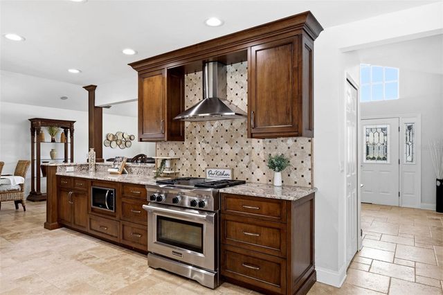 9149 MAPLE CT, Seminole, FL 33777