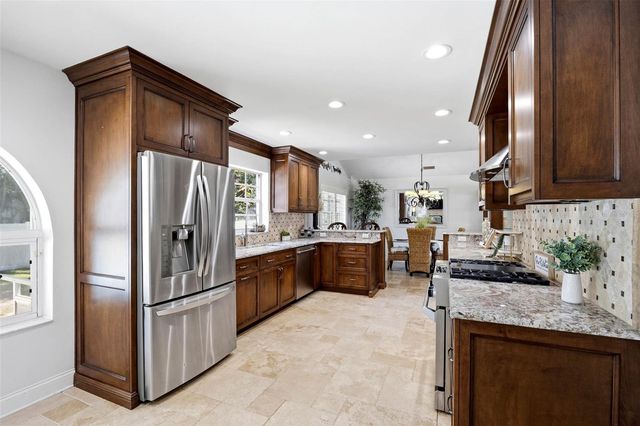 9149 MAPLE CT, Seminole, FL 33777