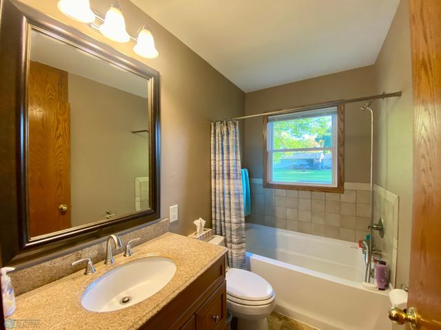 237 10th Avenue E, West Fargo, ND 58078