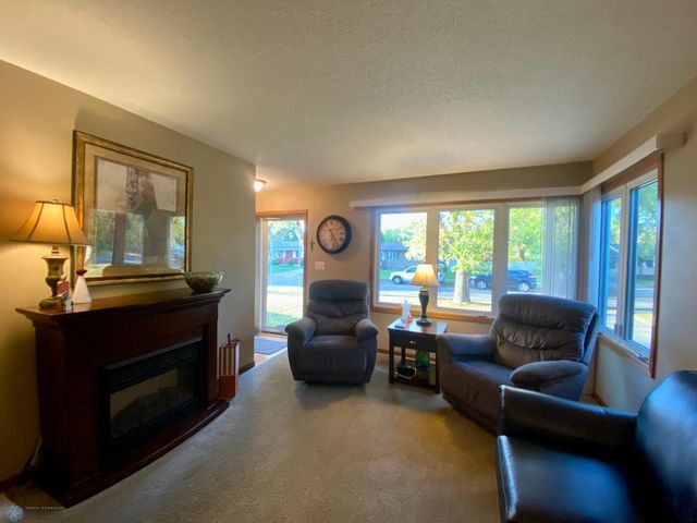 237 10th Avenue E, West Fargo, ND 58078