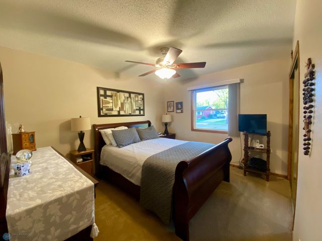 237 10th Avenue E, West Fargo, ND 58078