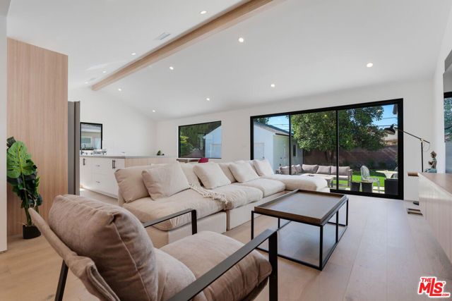 19602 Hamlin Street, Reseda (los Angeles), CA 91335