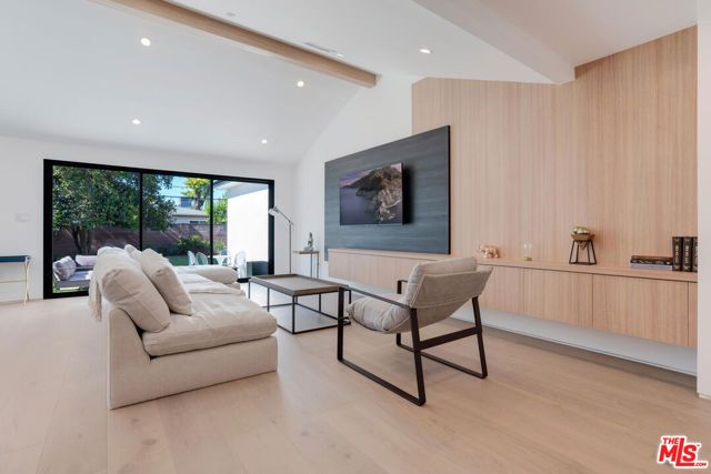 19602 Hamlin Street, Reseda (los Angeles), CA 91335