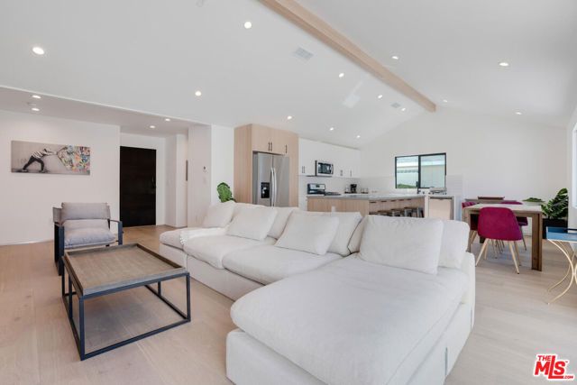 19602 Hamlin Street, Reseda (los Angeles), CA 91335
