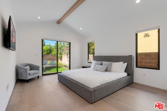 19602 Hamlin Street, Reseda (los Angeles), CA 91335
