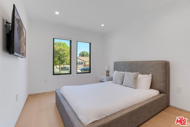 19602 Hamlin Street, Reseda (los Angeles), CA 91335