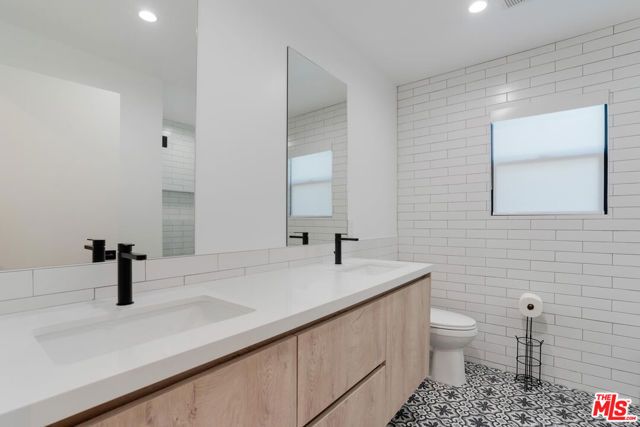 19602 Hamlin Street, Reseda (los Angeles), CA 91335