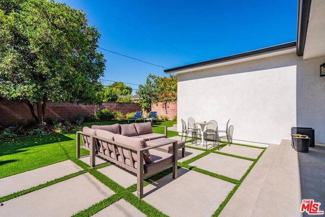 19602 Hamlin Street, Reseda (los Angeles), CA 91335