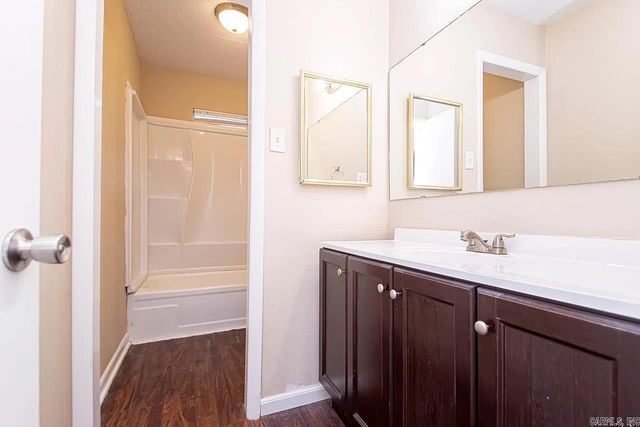 17 Compass Point St Point, Sherwood, AR 72120