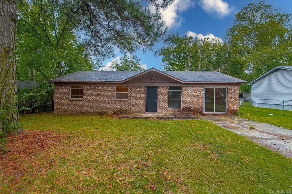 17 Compass Point St Point, Sherwood, AR 72120