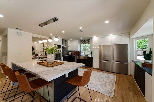 18625 Delano Street, Tarzana, CA 91335