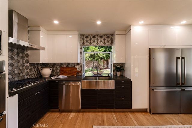 18625 Delano Street, Tarzana, CA 91335