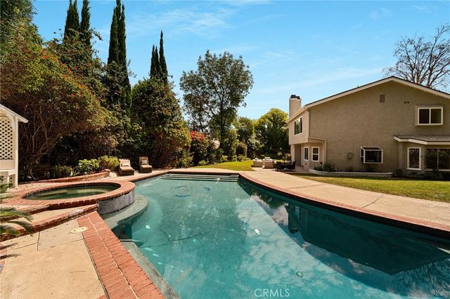 18625 Delano Street, Tarzana, CA 91335