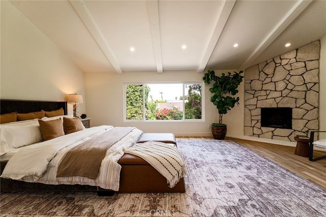 18625 Delano Street, Tarzana, CA 91335