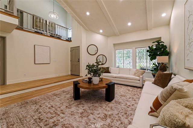 18625 Delano Street, Tarzana, CA 91335