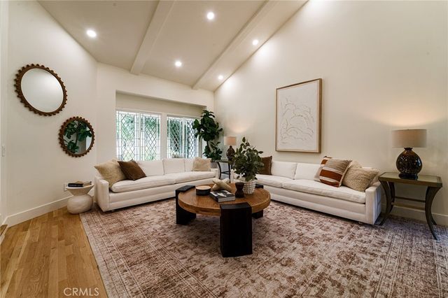 18625 Delano Street, Tarzana, CA 91335