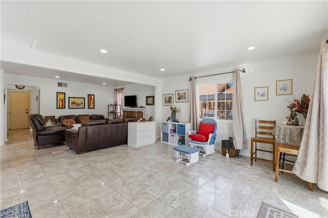 4174 Shellicia Circle, Riverside, CA 92509