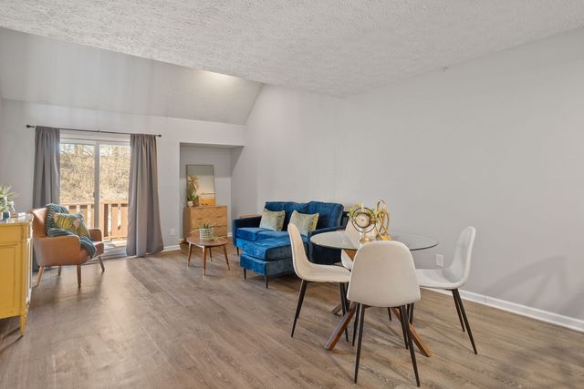 3558 N WILLOW Court, Bettendorf, IA 52722