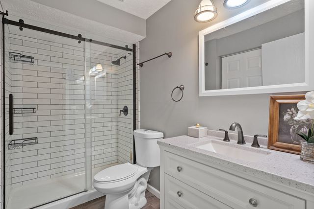 3558 N WILLOW Court, Bettendorf, IA 52722