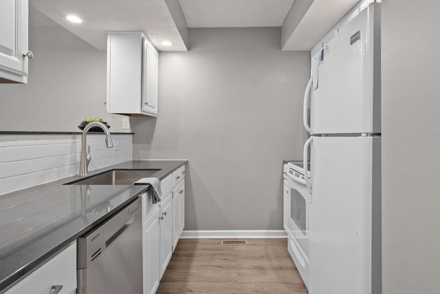 3558 N WILLOW Court, Bettendorf, IA 52722