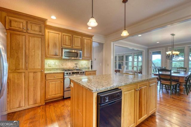 48 Pine Top Drive, Clayton, GA 30525