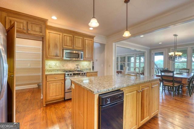 48 Pine Top Drive, Clayton, GA 30525