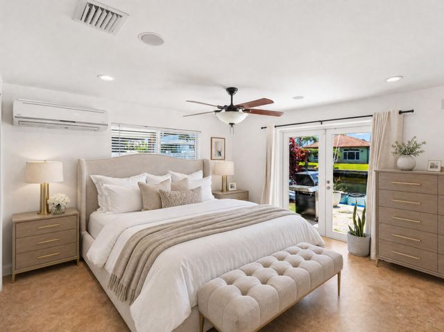 330 SE 10th Street, Pompano Beach, FL 33060