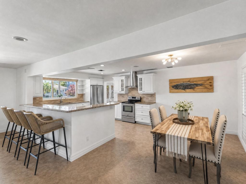 330 SE 10th Street, Pompano Beach, FL 33060