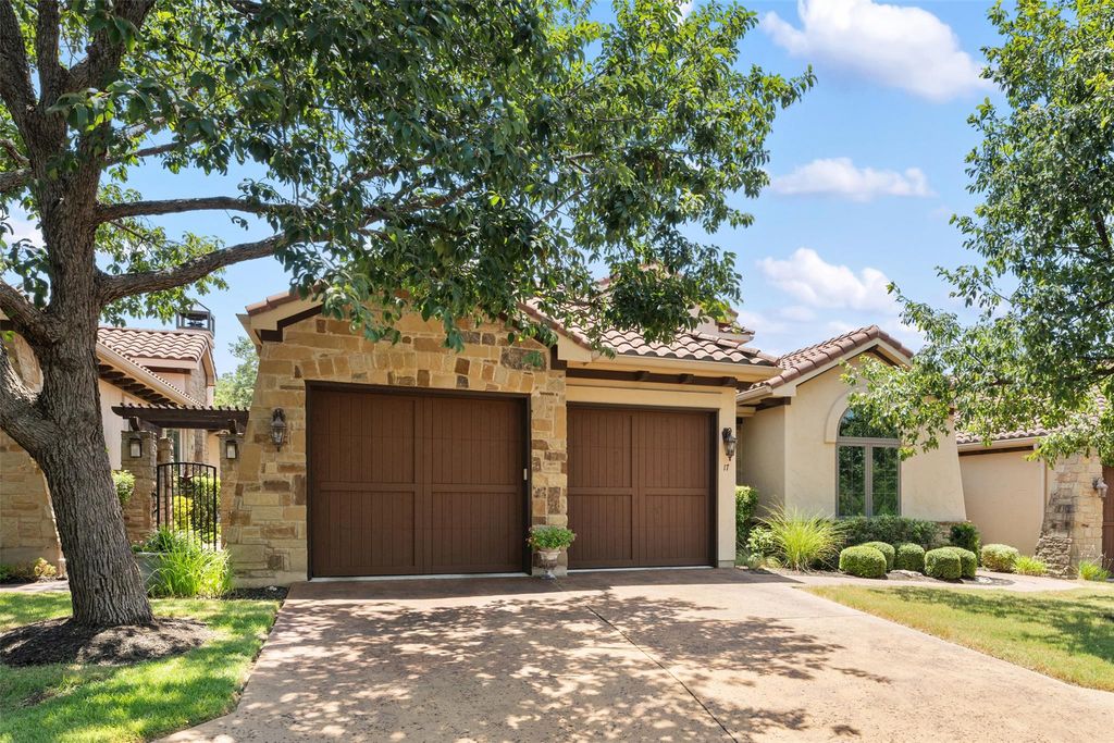 17 Borello DR 17, Austin, TX 78738