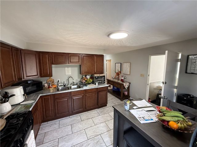 595 Main Street, Woonsocket, RI 02895