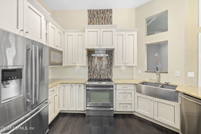 8240 WALLINGFORD HILLS Lane, Jacksonville, FL 32256