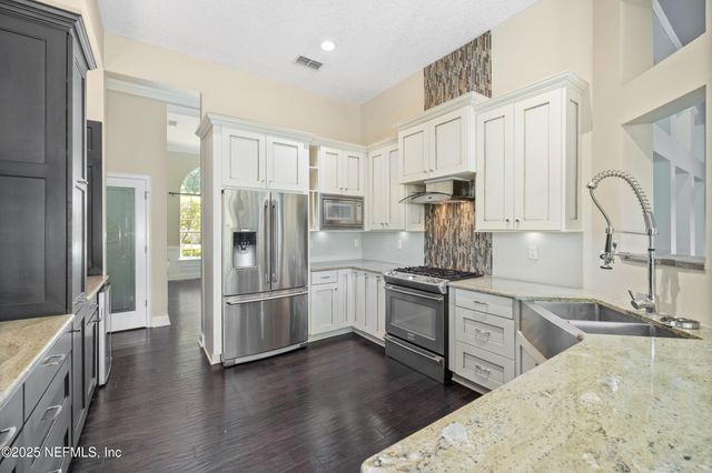 8240 WALLINGFORD HILLS Lane, Jacksonville, FL 32256