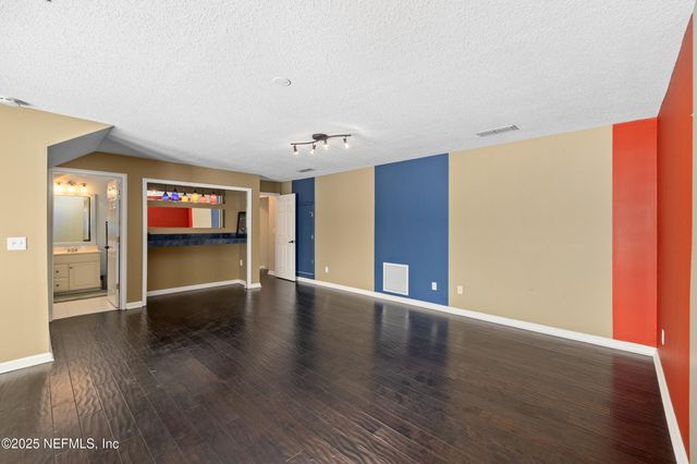 8240 WALLINGFORD HILLS Lane, Jacksonville, FL 32256