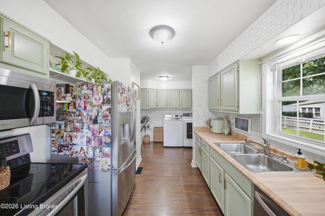9712 Keys Ferry Rd, Fairdale, KY 40118