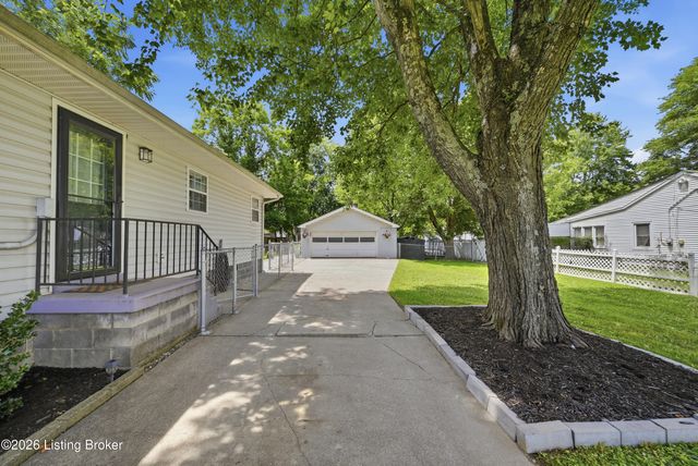 9712 Keys Ferry Rd, Fairdale, KY 40118