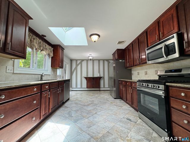 38 Grey Ledge Drive, Guilford, CT 06437