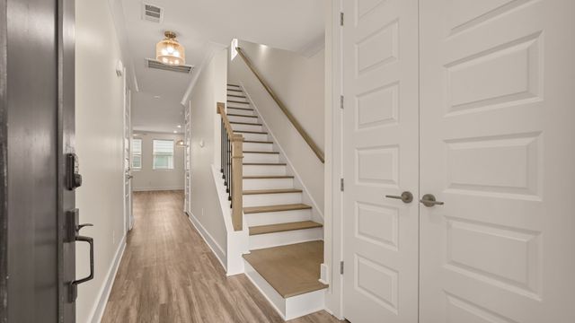 116C N 9th St, Nashville, TN 37206