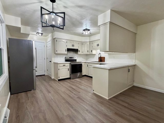 100 S 500 W, La Porte, IN 46350