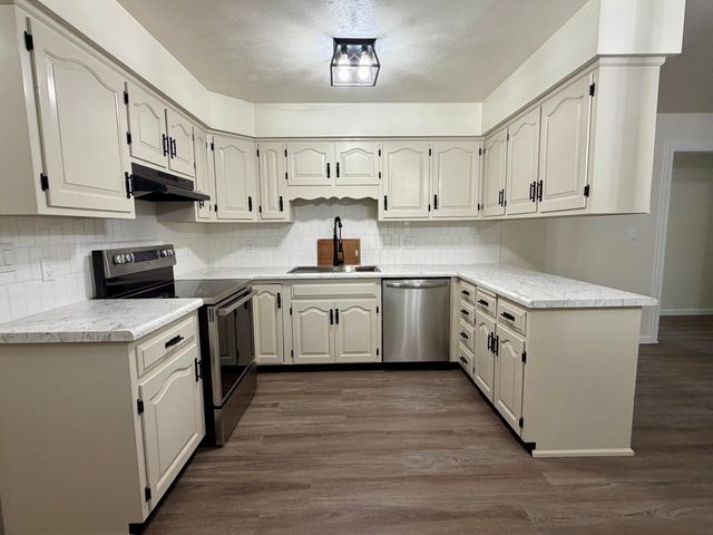 100 S 500 W, La Porte, IN 46350