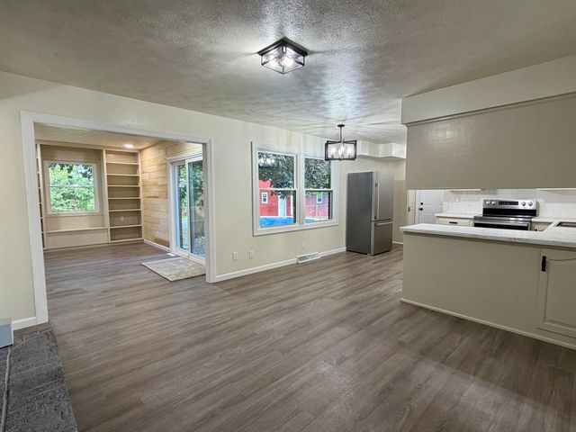 100 S 500 W, La Porte, IN 46350