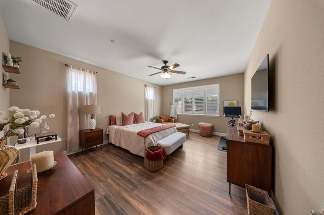 1046 Shady Grove St, Manteca, CA 95336
