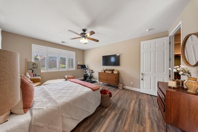 1046 Shady Grove St, Manteca, CA 95336
